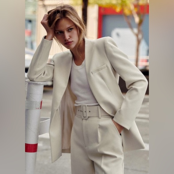 Zara Ecru Colored Inverted Lapel Blazer. NWT. Size Medium. - Picture 9 of 16
